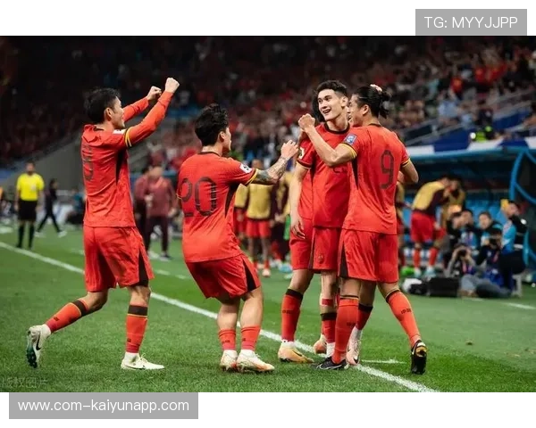 国足队员团结协作，夺得国际赛桂冠，国足lj